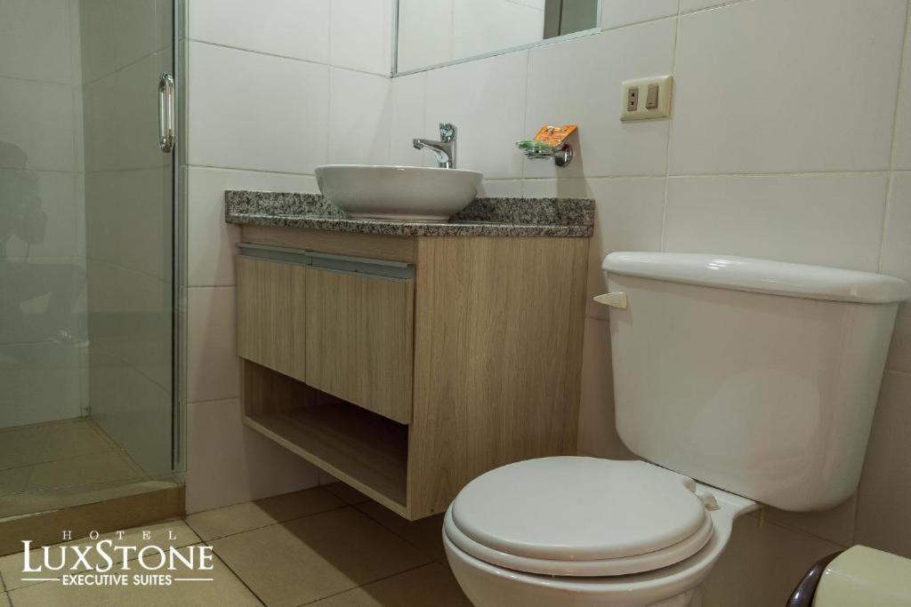Luxstone Executive & Suites 라파스 외부 사진